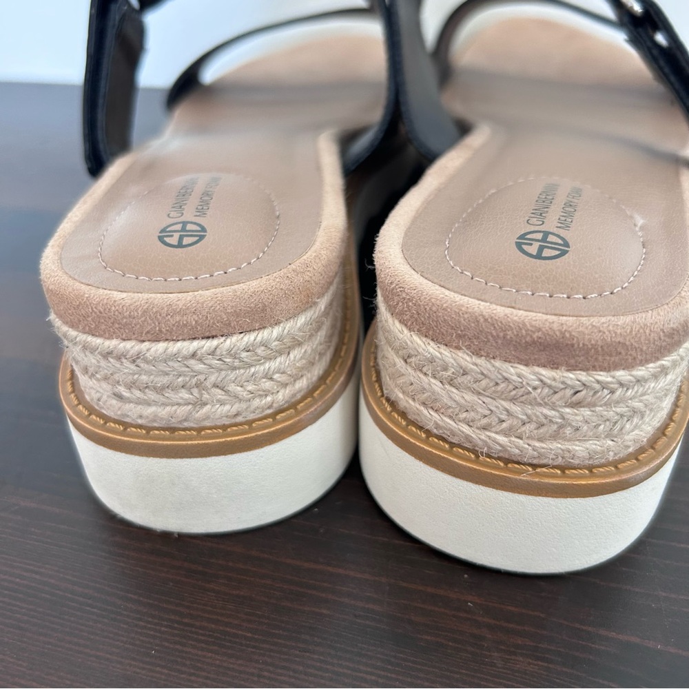 Giani Bernini Women's Bryerr Memory Foam Double Band Wedge Sandals size 11 Black - Picture 2 of 8